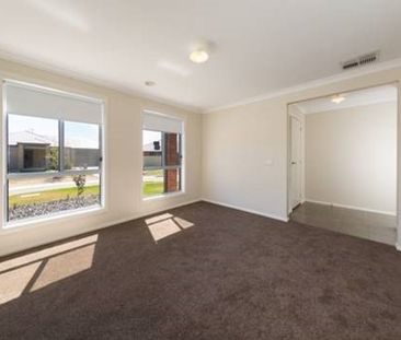 2 McDougall Grove, Wodonga - Photo 1