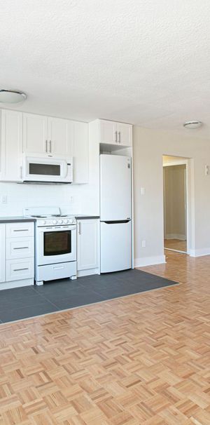 For Lease - 95 Lawton Boulevard Unit# B2, Toronto, Ontario - Photo 1