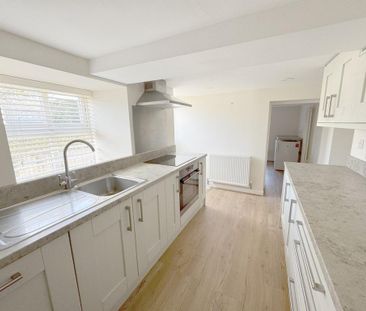3 bedroom detached house to rent - Photo 2