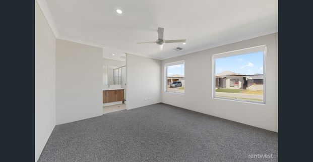 SEASIDE LIVING - Photo 1