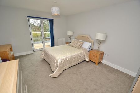 3 bedroom flat to rent - Photo 2