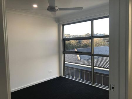 BEACHSIDE TOWNHOUSE - Photo 5