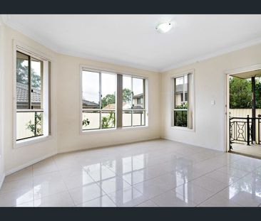 Stunning, Modern 2 Bedroom Villa For Lease - Photo 1