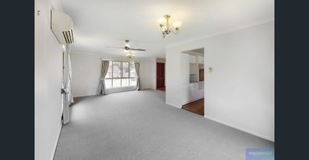 For Lease: Spacious Family Living with Modern Comfort in Prime Runcorn Location! - Photo 3