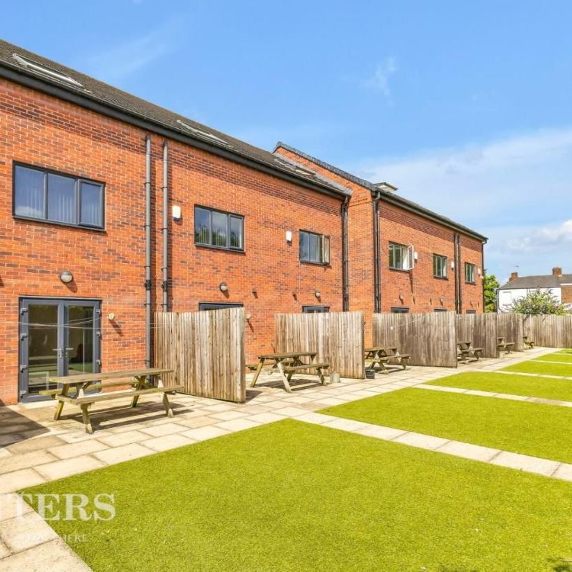 Lower Broughton Road, Salford, Manchester - Photo 1
