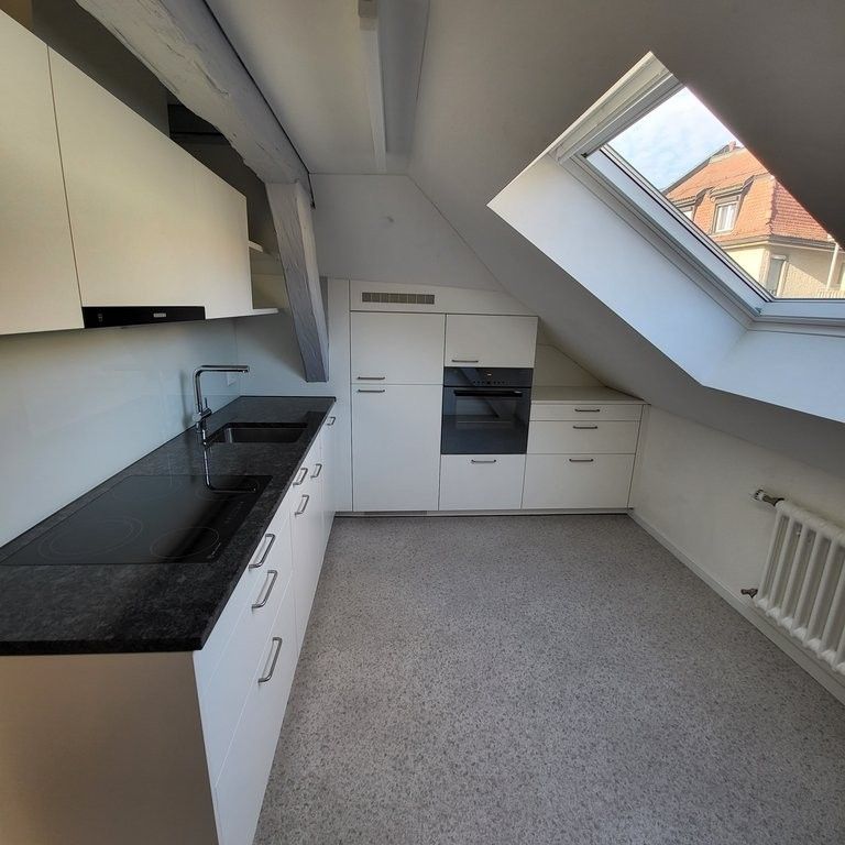 Dachwohnung in unmittelbarer Nähe zum Kantonsspital - Foto 1