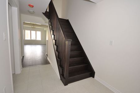 For Lease - 305 Gooding Crescent, Milton, Ontario - Photo 5