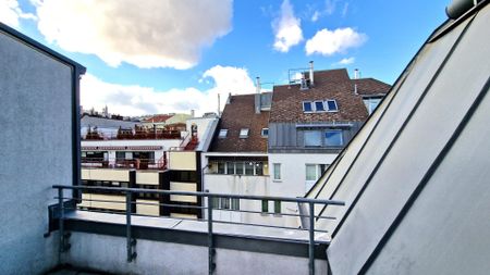 ERSTBEZUG nach Sanierung: 4-Zimmer DG-Terrassenwohnung - Grenze 9.Bezirk - U6 Nähe!! - Photo 5