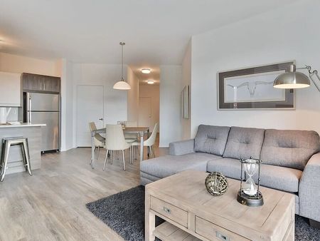 7165 Lunan Street, Brossard, QC - Photo 2