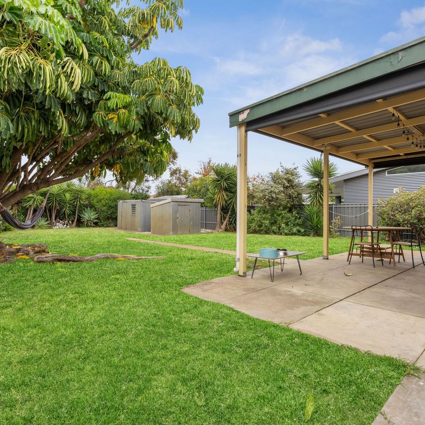 Charming 1940s Art Deco Home&excl; - Open to View Tuesday 18th November 5&period;15pm - 5&period;30pm - Photo 1