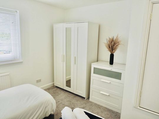 Saint Margarets Court - Photo 1