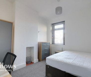 4 bedroom terraced house to rent - Photo 6