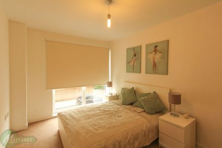 2 bed flat - Photo 3