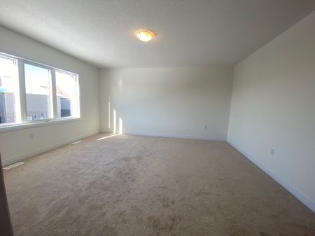 For Lease - 74 Witteveen Drive, Brantford, Ontario - Photo 5