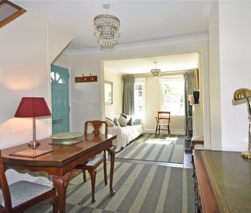 Charming 2 bedroom semi detached cottage with secluded rear garden ... - Photo 5