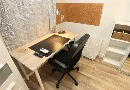 Calle Rosa, Getafe, Community of Madrid 28903 - Photo 2