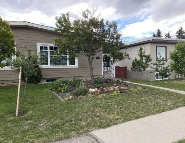 Newly Renovated 1/2 Duplex | Calgary - Photo 1