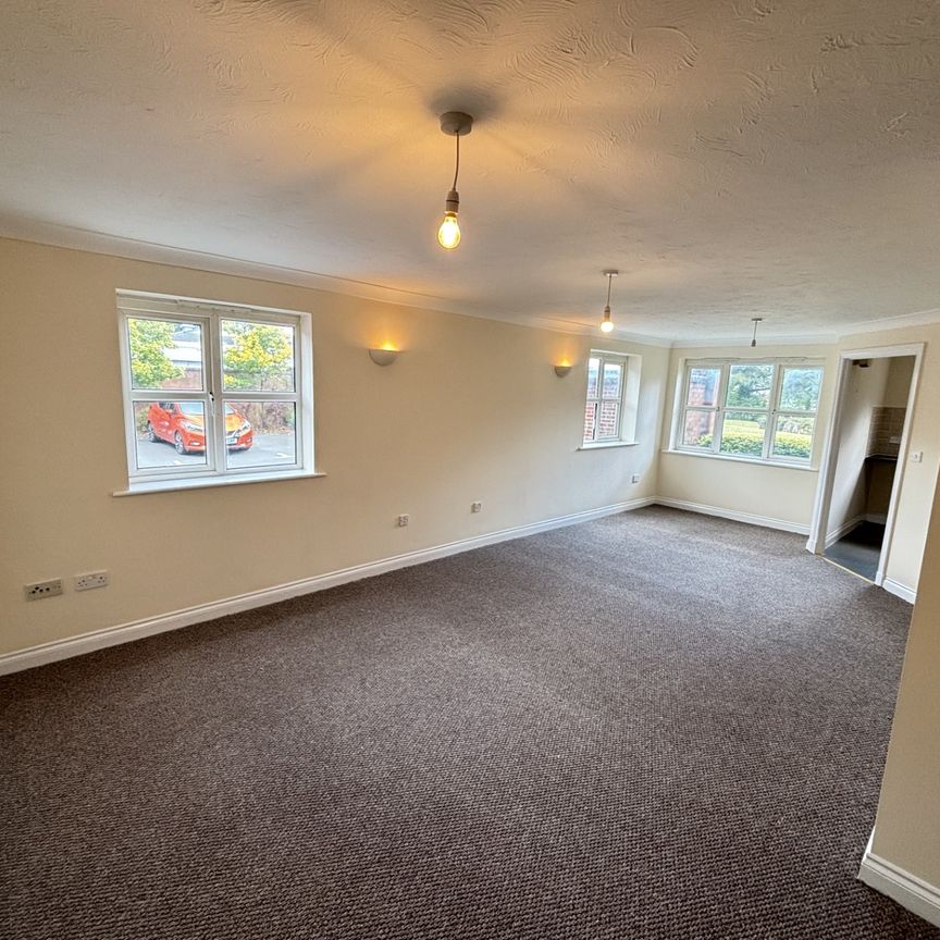 Kingfisher Court, Beamont Drive - Photo 1