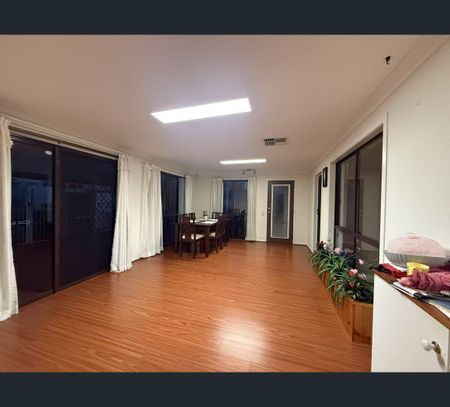 10 Gedas Street, Calamvale, Qld 4116 - Photo 5