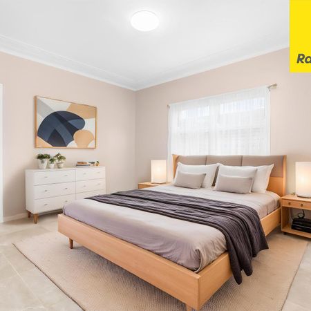 SPACIOUS FAMILY HOME IN A PRIME LIDCOMBE LOCATION - Photo 3