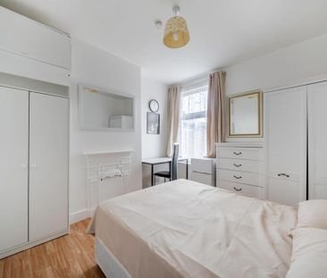 1 bedroom in a house share to rent - Photo 1
