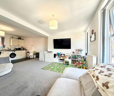 1 bedroom flat to rent - Photo 2