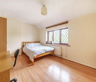 6 bedroom semi-detached house to rent - Photo 2