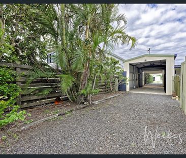 33 Burnett Heads Road, Burnett Heads, Qld 4670 - Photo 2