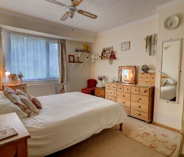 4 bedroom semi detached house to rent - Photo 4