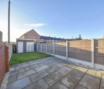 3 bed House - End Terrace for Rent - Photo 2