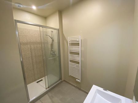 Location Appartement 1 pièce 23m² - Photo 4