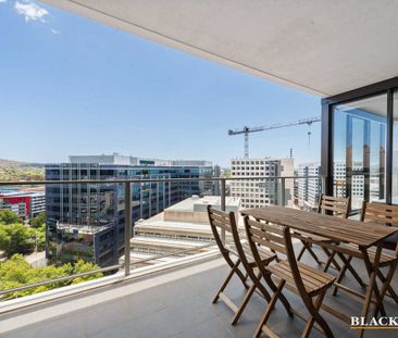 Furnished 2 Bedroom Apartment with city views - Photo 2