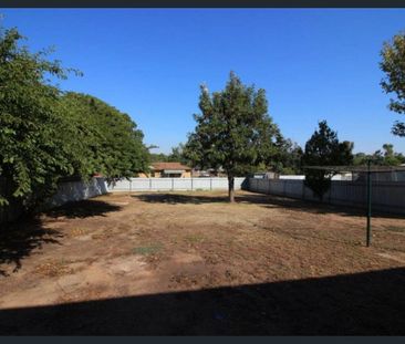 Three bedroom home - Photo 5