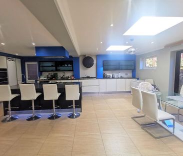 5 bedroom detached house to rent - Photo 5