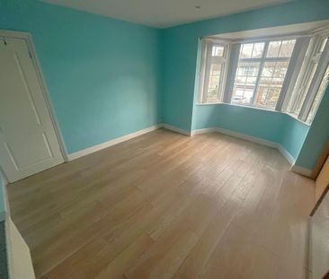 4 bedroom semi-detached house to rent - Photo 6