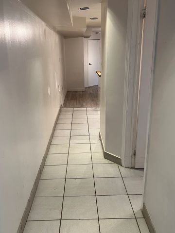 For Lease - 229 Woodbine Avenue Unit# Basement, Toronto, Ontario - Photo 2