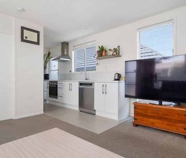 A STUNNER IN ST ALBANS!!! - Photo 2