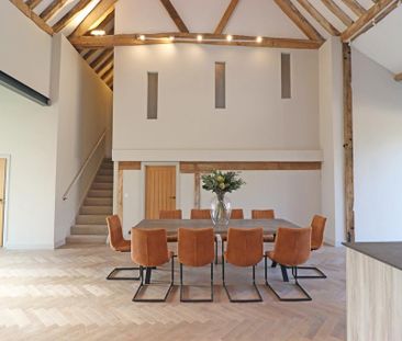 5 bedroom barn conversion to rent - Photo 1