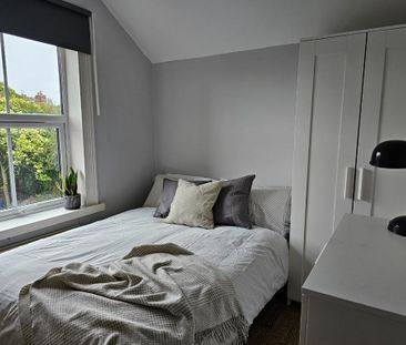 4 bedroom semi-detached house to rent - Photo 3