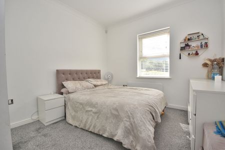 2 bedroom flat to rent, - Photo 3