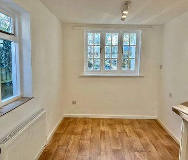 2 bedroom Beautiful Two Bedroom Cottage to rent - Photo 5