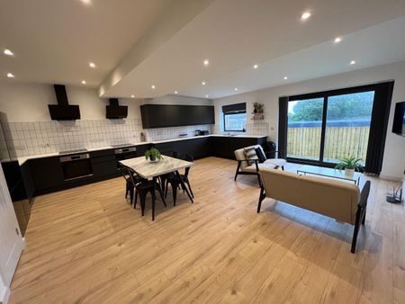 Courtney Road, Kingswood - Photo 2