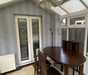 1 bedroom in a house share to rent - Photo 2