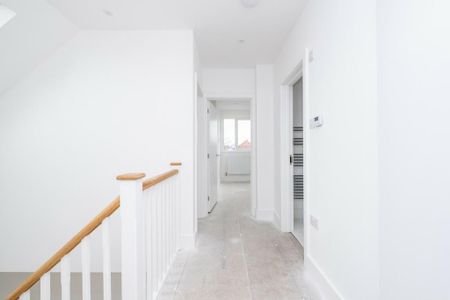 4 bedroom detached house to rent - Photo 2