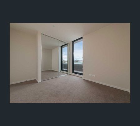 504/12 Trenerry Crescent, Abbotsford, Vic 3067 - Photo 3