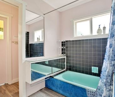 Share house with 1 room available for $195 per week - Photo 5