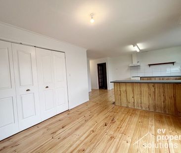 Four Bedroom Refurbished Family Home !!! - Photo 2