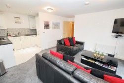 Todd Close, Borehamwood - Photo 1