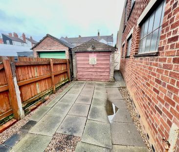 3 bedroom end of terrace house to rent - Photo 3