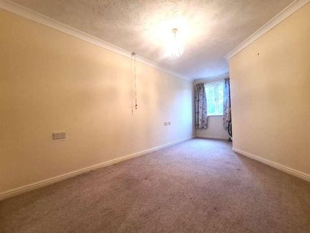 Flat, Goodrich Court, Gloucester Road, Ross-on-wye, HR9 - Photo 3